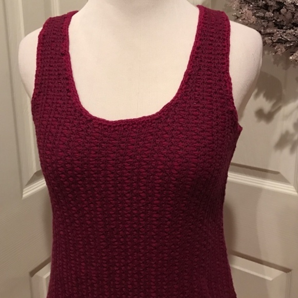 Lucky 🍀 brand burgundy sleeveless sweater